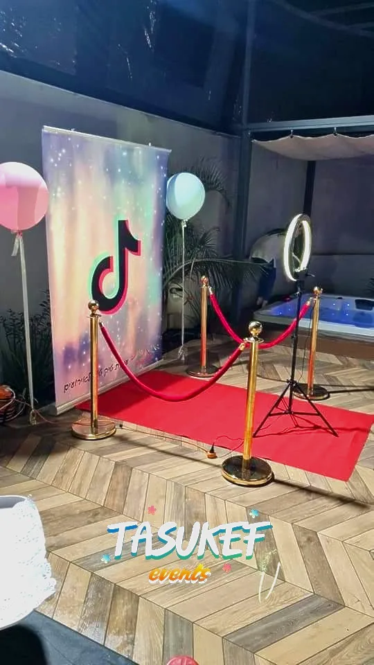 עמדת טיק טוק לאירועים – תעשו כיף