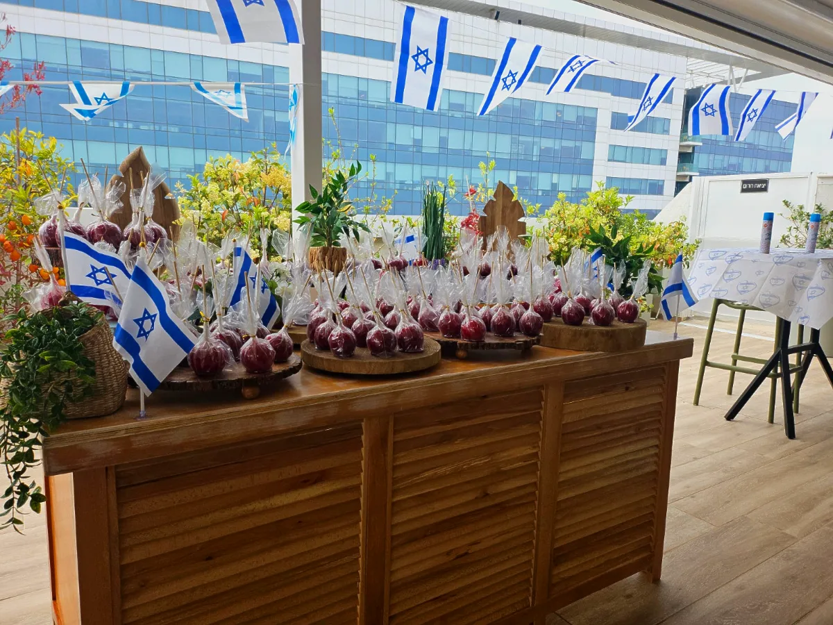 התפוח המכושף – טרפת הפקות – תמונה 3